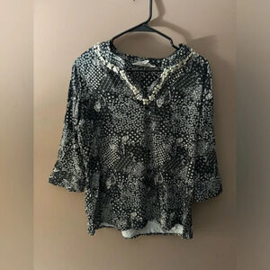 Magnolia Grace ‘V’ Cut Feminine Blouse